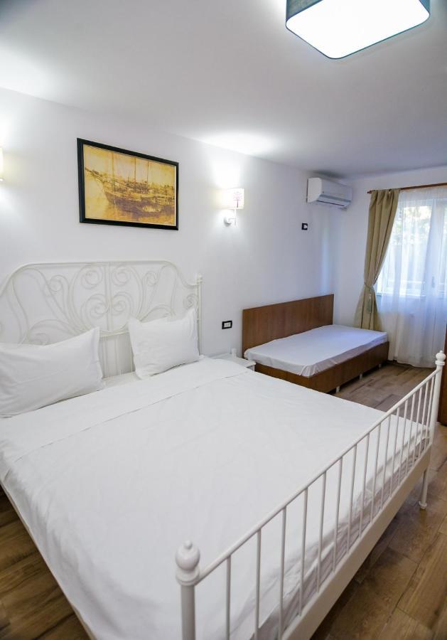 Casa Ypu 호텔 Două Mai 외부 사진